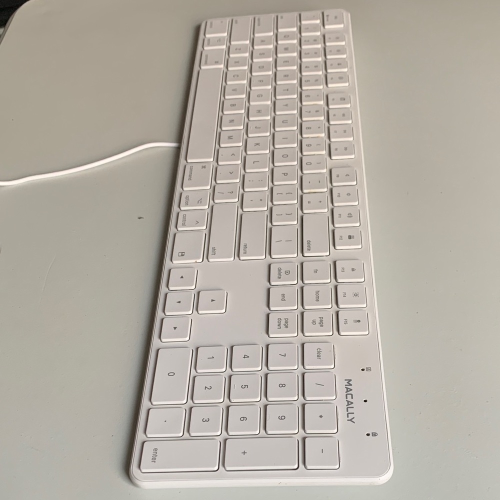 White Wired Keyboard